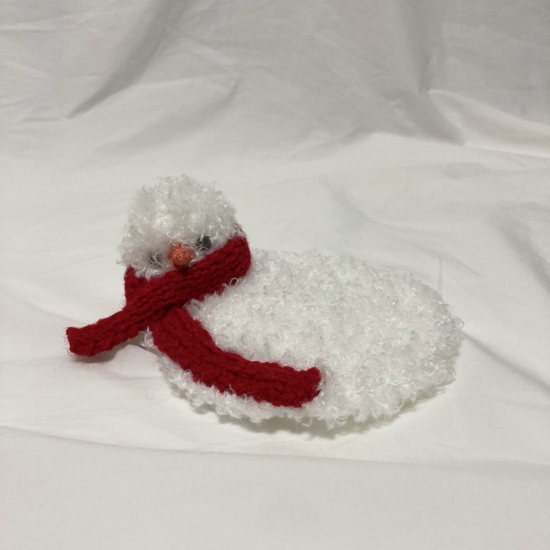 かぎ針編み ハンドメイド 雪だるまモチーフ ティーコースター 2個セット ハンドメイドの生活雑貨(雑貨)の商品写真