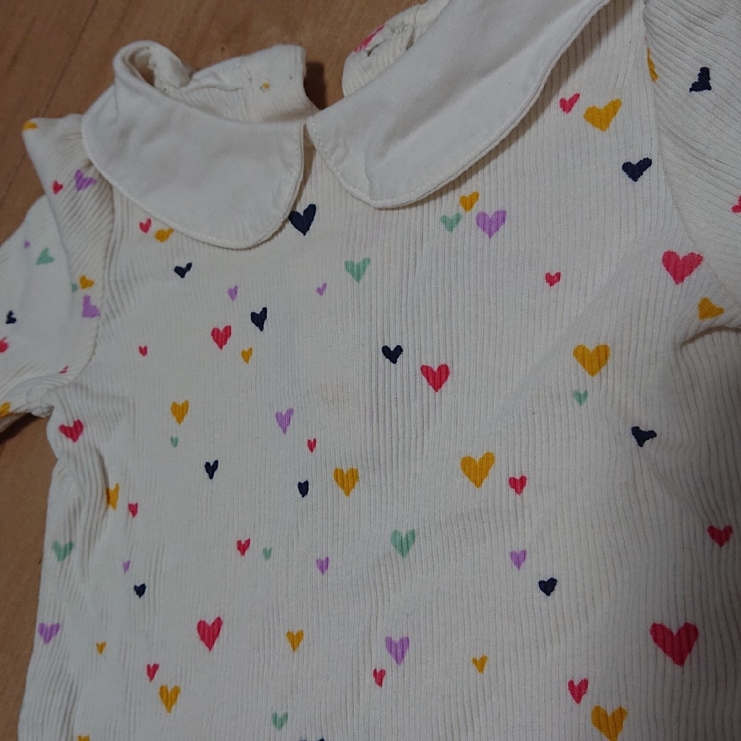 babyGAP(ベビーギャップ)のbabyGAP ロンパース ハート 70 キッズ/ベビー/マタニティのベビー服(~85cm)(肌着/下着)の商品写真