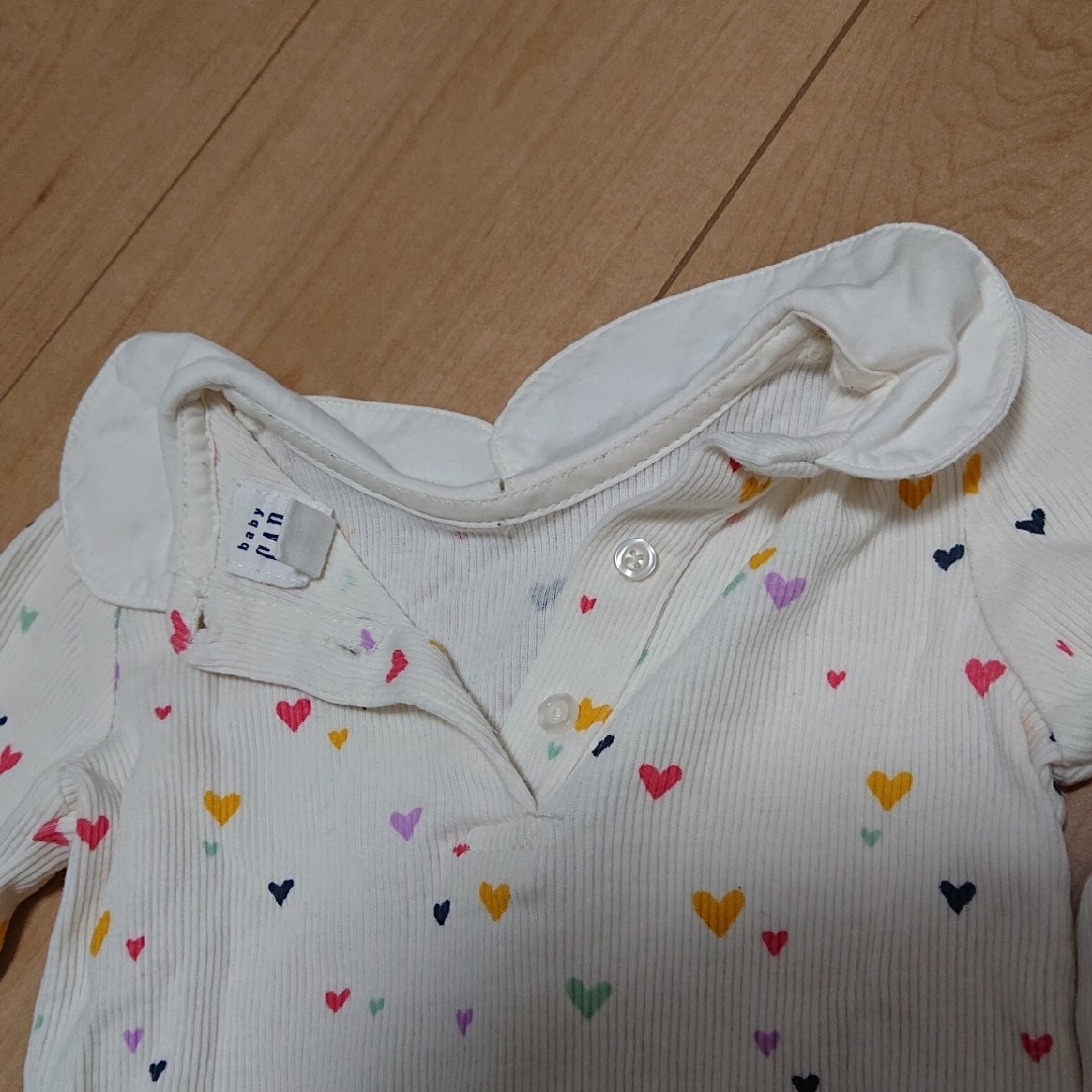 babyGAP(ベビーギャップ)のbabyGAP ロンパース ハート 70 キッズ/ベビー/マタニティのベビー服(~85cm)(肌着/下着)の商品写真