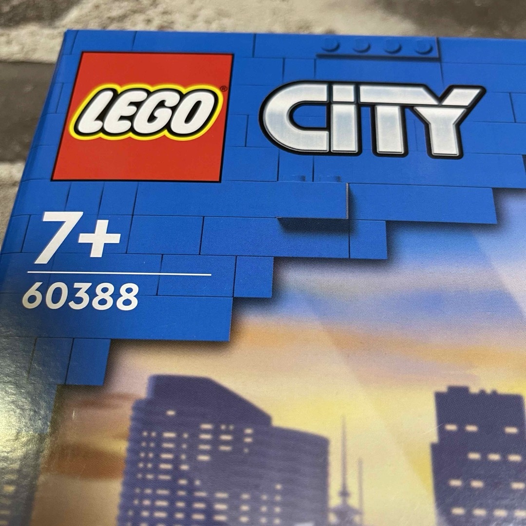 Lego(レゴ)の【店頭で売切れ続出！】大人気のレゴCITY ゲームトーナメントのツアートラック キッズ/ベビー/マタニティのおもちゃ(積み木/ブロック)の商品写真