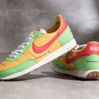 ナイキ(NIKE)の限界価格　ナイキ NIKE ゴールド 赤 レッド 緑 グリーン スニーカー(スニーカー)