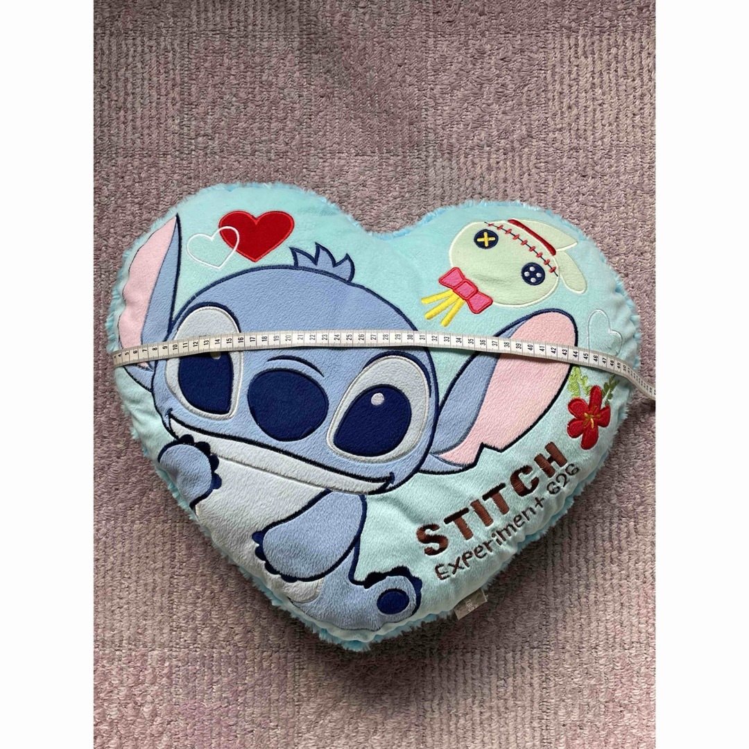 STITCH(スティッチ)のディズニー スティッチ ハート型クッション エンタメ/ホビーのおもちゃ/ぬいぐるみ(キャラクターグッズ)の商品写真