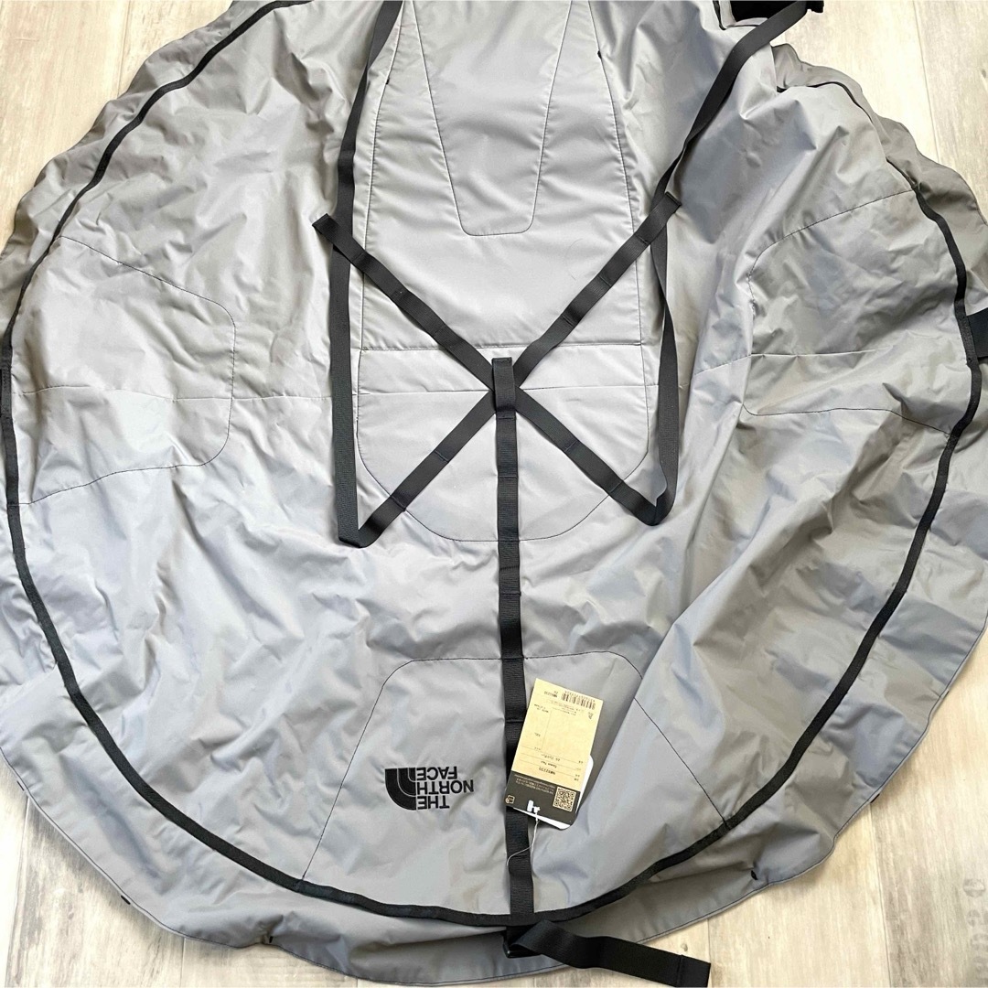 THE NORTH FACE(ザノースフェイス)の【新品未使用】ザノースフェイス エスケープパック 灰色 ジンクグレー 32L メンズのバッグ(バッグパック/リュック)の商品写真