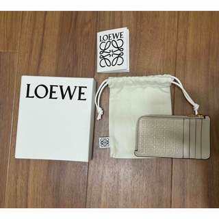 ロエベ(LOEWE)の【新品未使用】ロエベカードケース　ベージュ(コインケース/小銭入れ)