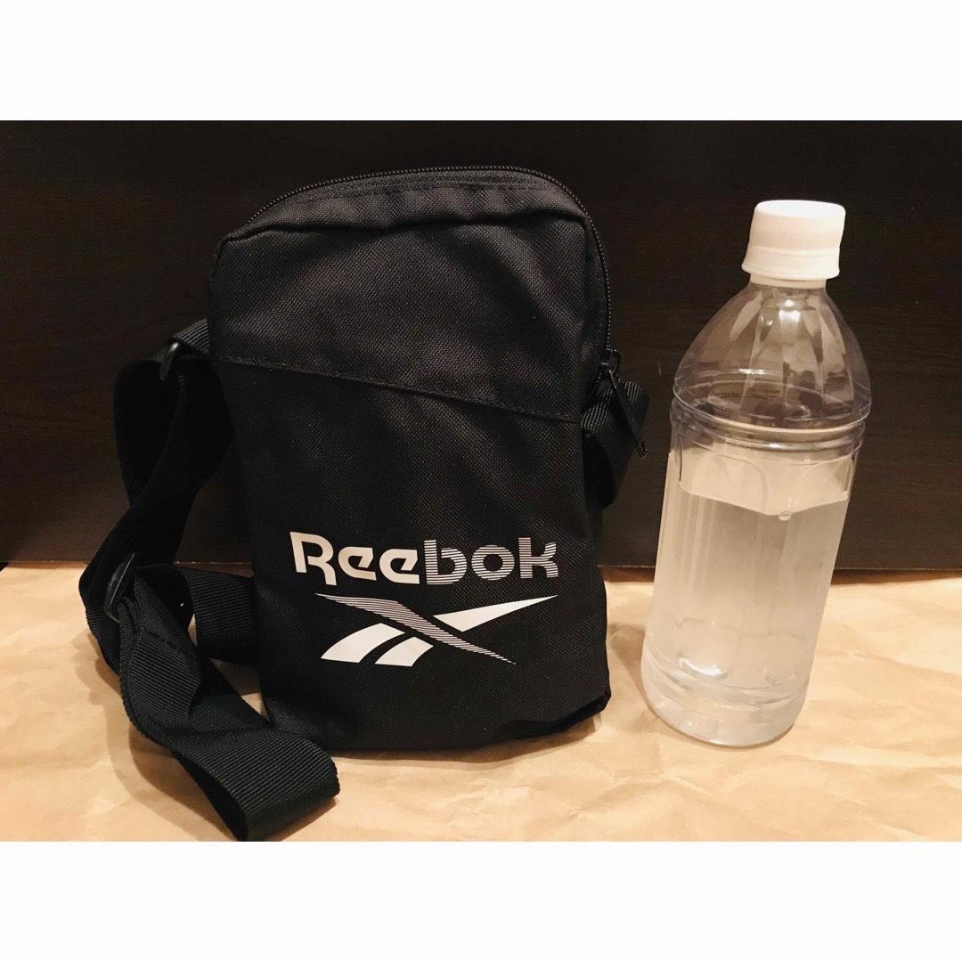 Reebok(リーボック)のリーボック Reebok ショルダーバッグ レディースのバッグ(ショルダーバッグ)の商品写真