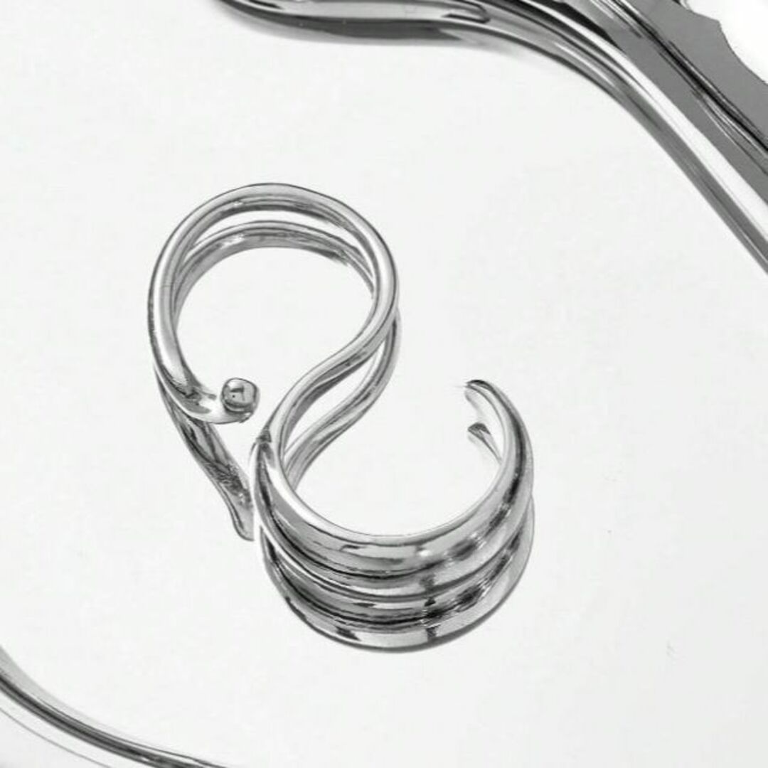 【新品未使用】ロック　リング　パンク　シルバー メンズ 指輪　シンプル　フリー メンズのアクセサリー(リング(指輪))の商品写真