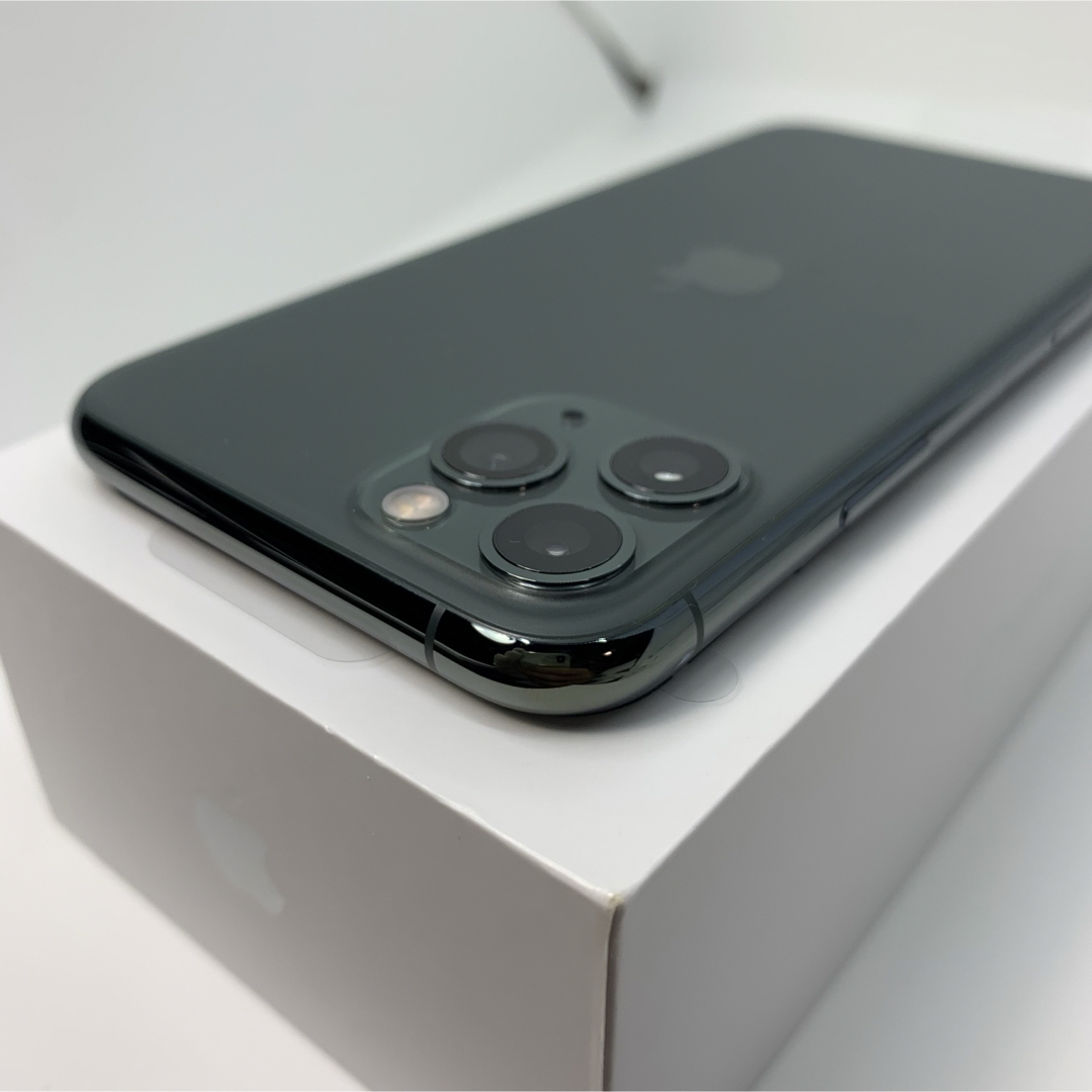 iPhone(アイフォーン)の新品　iPhone 11 Pro ミッドナイトグリーン 512GB SIMフリー スマホ/家電/カメラのスマートフォン/携帯電話(スマートフォン本体)の商品写真