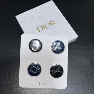 クリスチャンディオール(Christian Dior)のディオールのピンバッジ(バッジ/ピンバッジ)