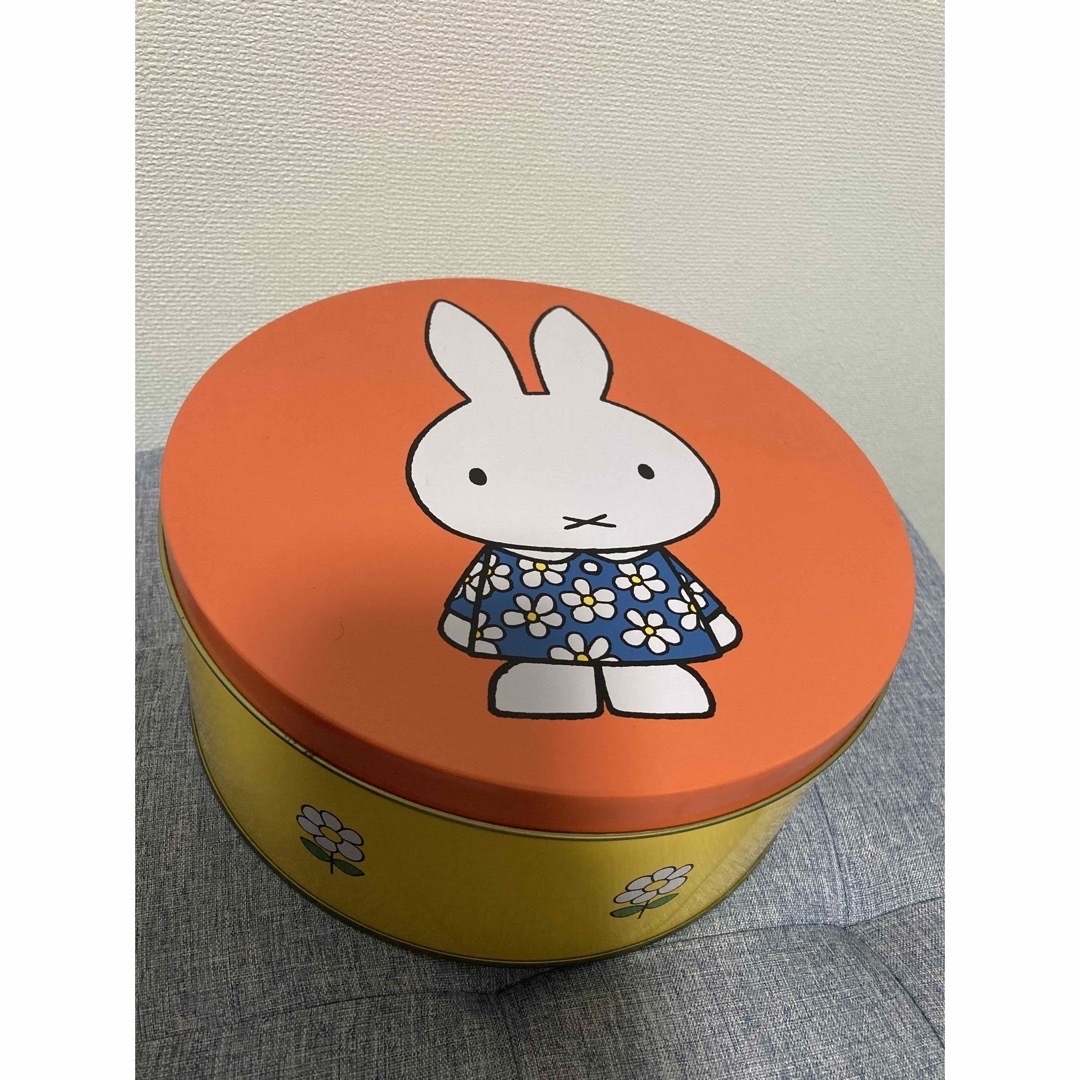 miffy(ミッフィー)の新品　ミッフィー　グラスセット　缶入り インテリア/住まい/日用品のキッチン/食器(グラス/カップ)の商品写真