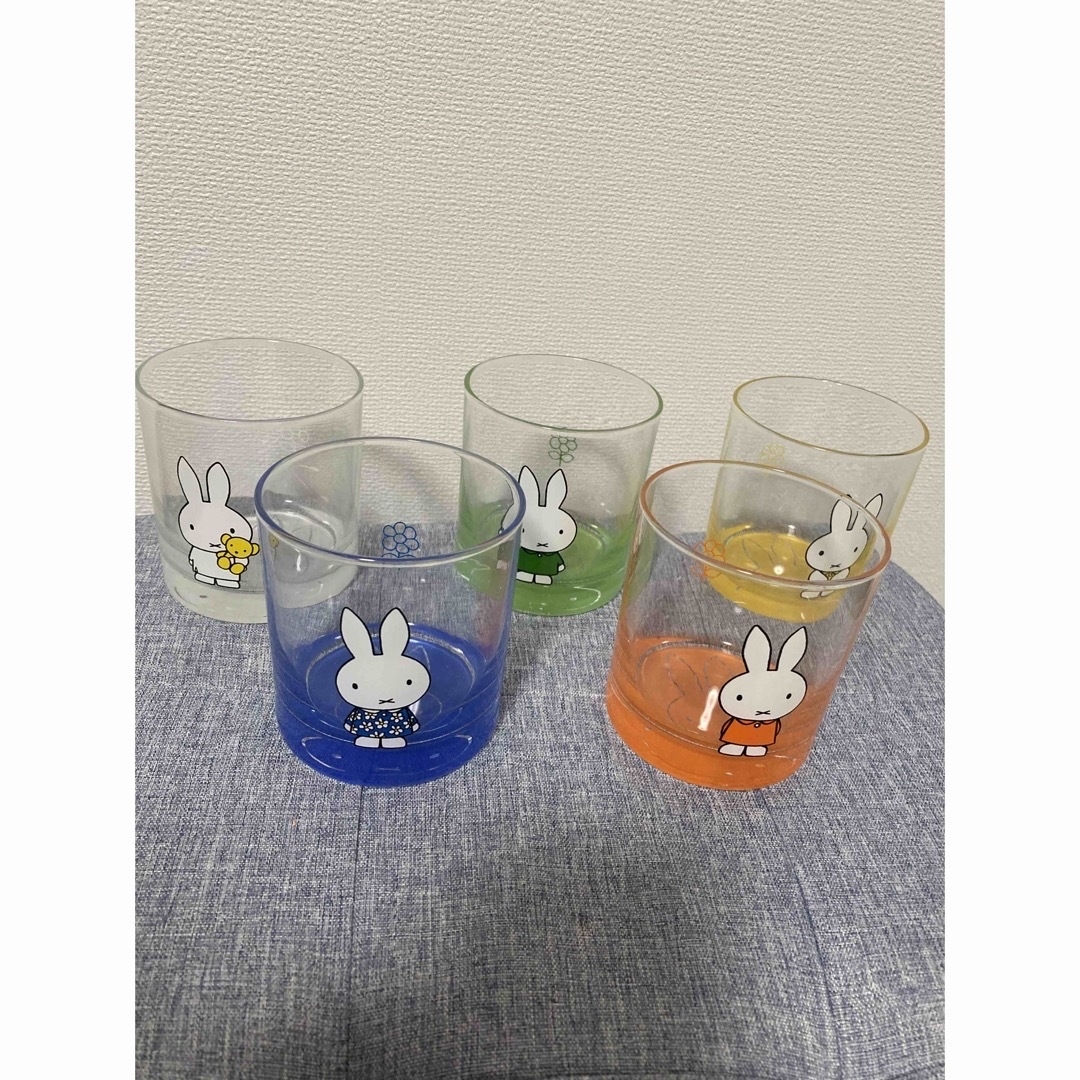 miffy(ミッフィー)の新品　ミッフィー　グラスセット　缶入り インテリア/住まい/日用品のキッチン/食器(グラス/カップ)の商品写真