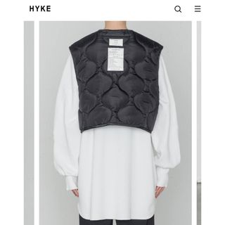 ハイク(HYKE)の新品 HYKE ハイク QUILTED CROPPED VEST ベスト 黒(ベスト/ジレ)