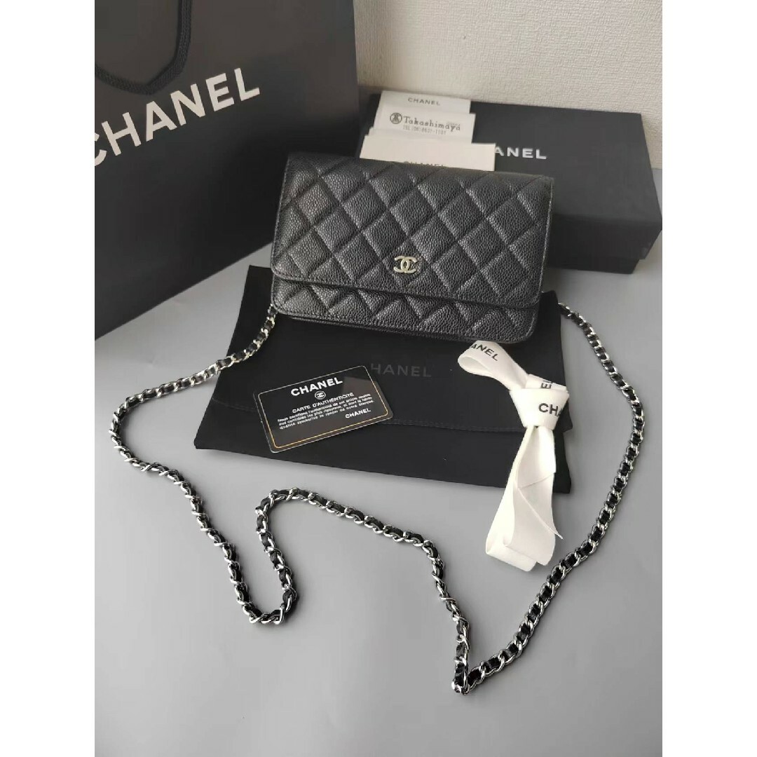 CHANEL シャネル　チェーンウォレット　キャビアスキンバッグ