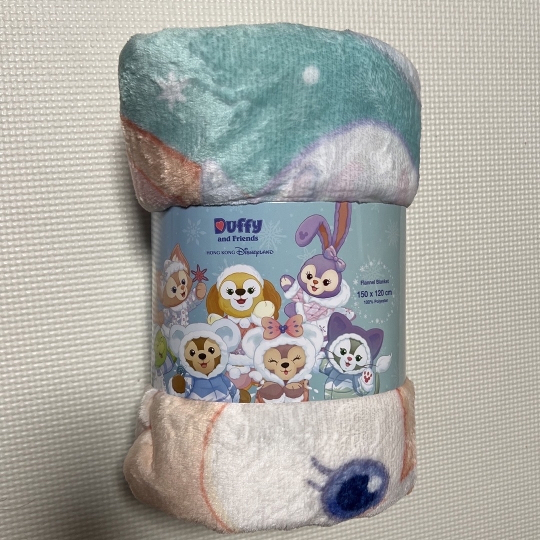 新品】香港ディズニー限定 ダッフィー&フレンズの膝掛け 新品】香港ディズニー限定 ダッフィー&フレンズの膝掛け