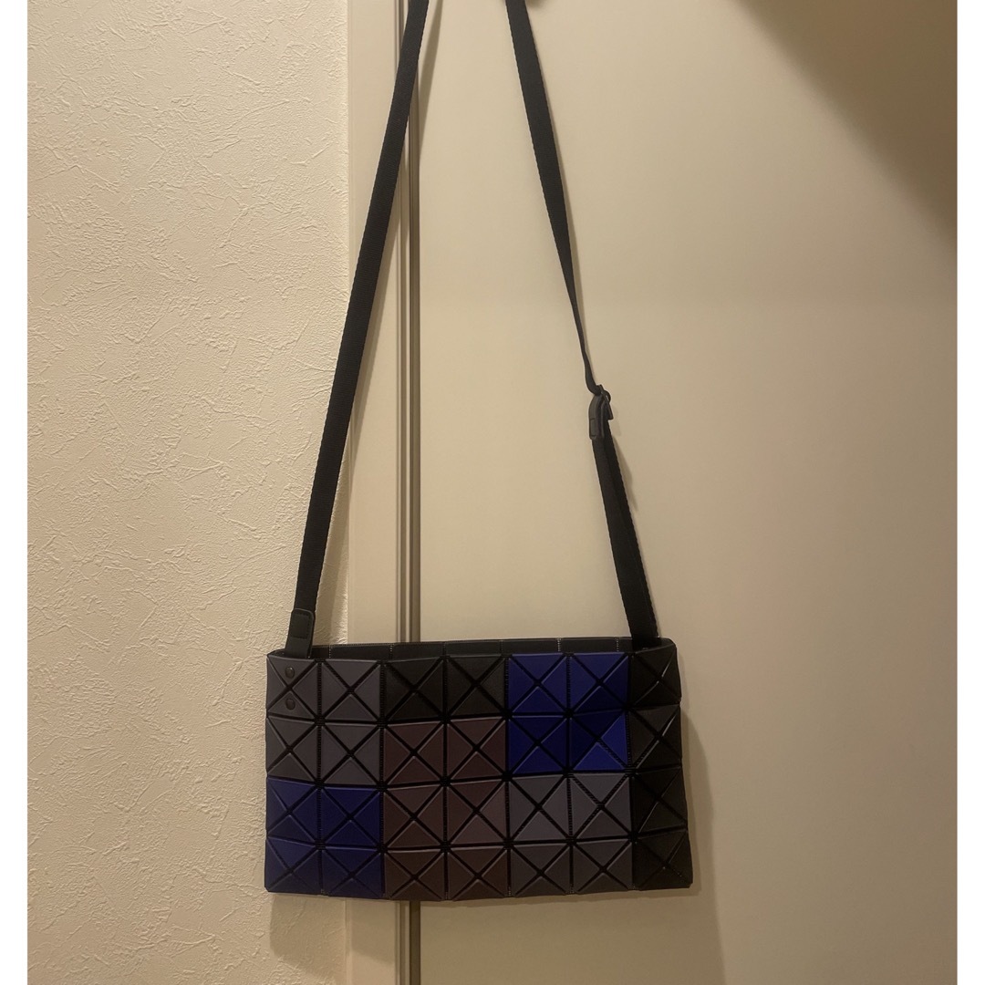 BaoBaoIsseyMiyake(バオバオイッセイミヤケ)のバオバオ　BAOBAOショルダーバッグ　青 レディースのバッグ(ショルダーバッグ)の商品写真
