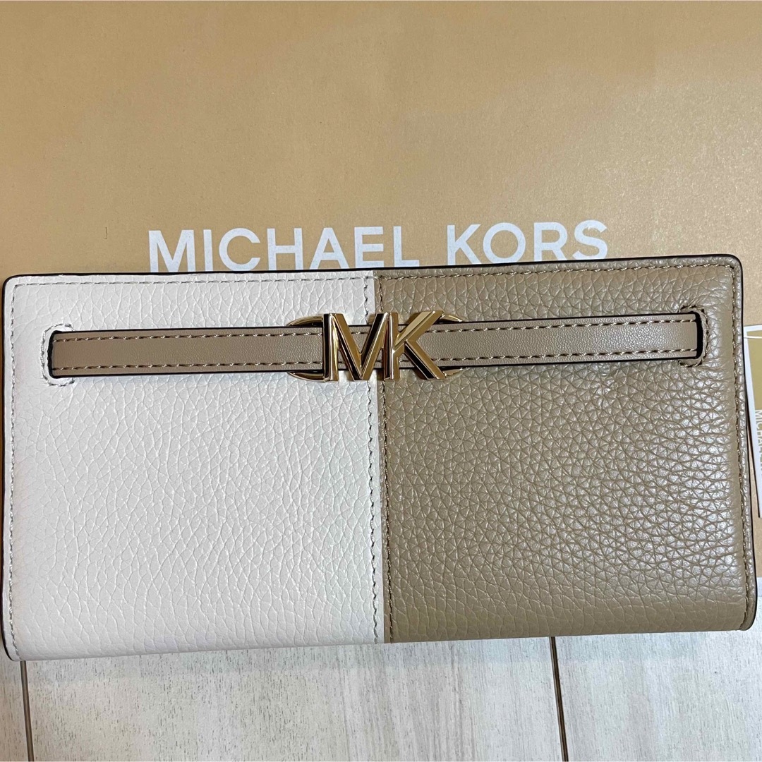 Michael Kors(マイケルコース)の2023AW 最新作 マイケルコース　カラーブロック　長財布　ベージュ レディースのファッション小物(財布)の商品写真