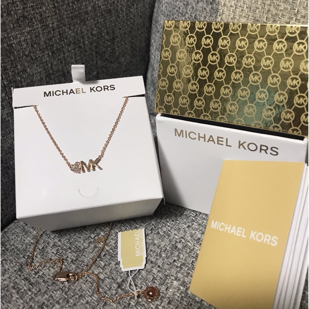Michael Kors(マイケルコース)の新品正規品　Michael Kors マイケルコース　ピンクゴールドネックレス レディースのアクセサリー(ネックレス)の商品写真