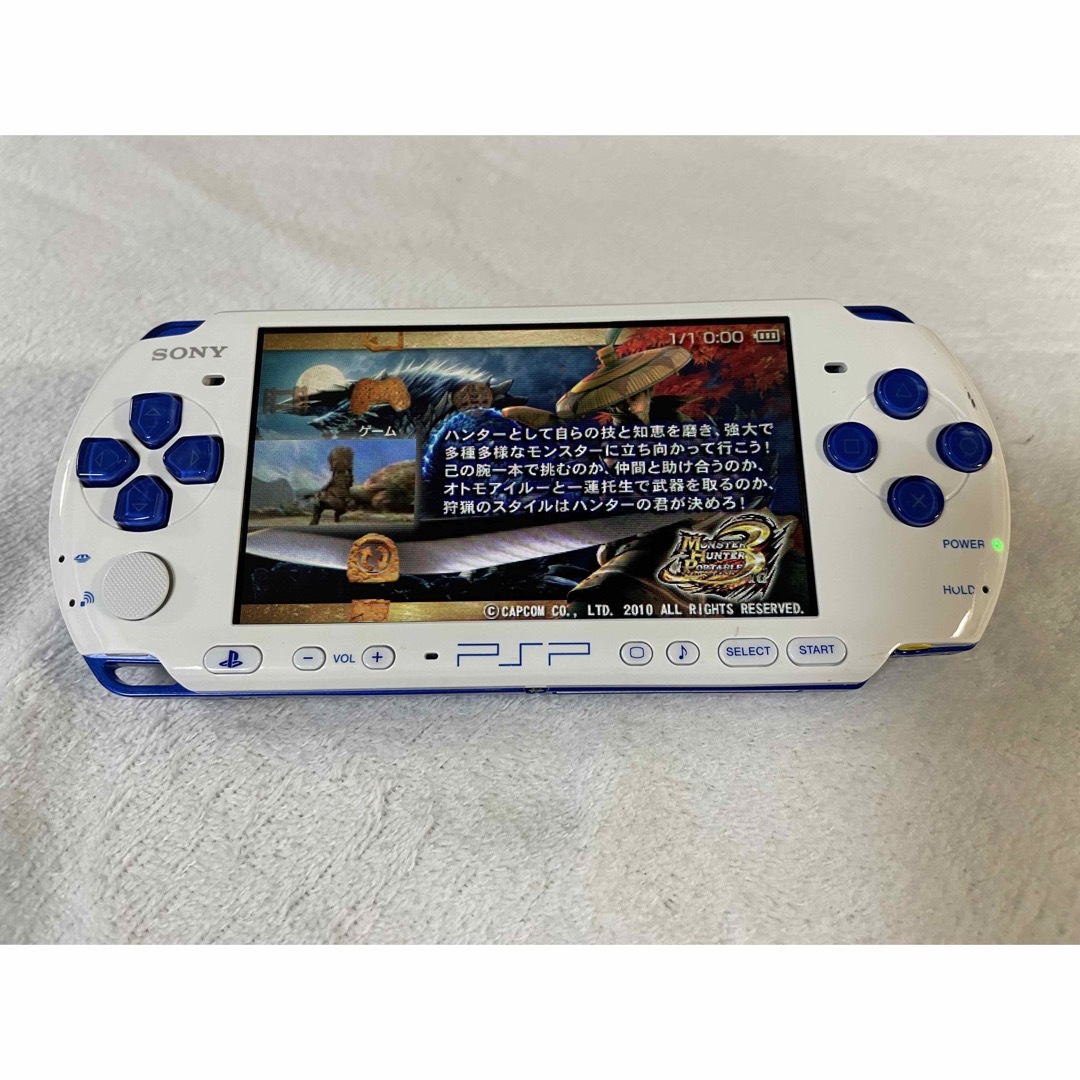 PlayStation Portable(プレイステーションポータブル)の☆レアカラー☆ PSP-3000 (PSPJ-30018) ホワイト/ブルー エンタメ/ホビーのゲームソフト/ゲーム機本体(携帯用ゲーム機本体)の商品写真