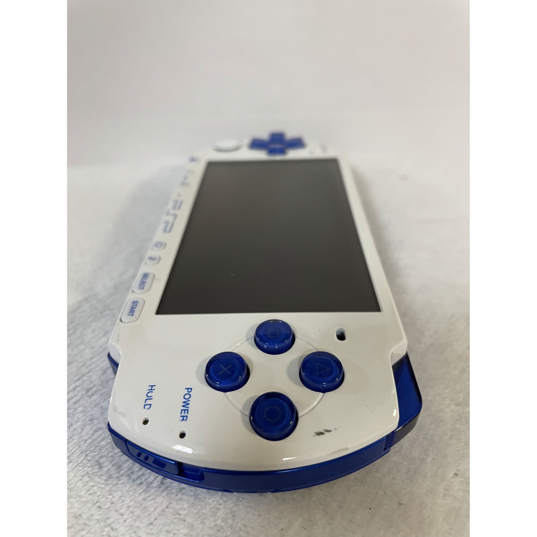 PlayStation Portable(プレイステーションポータブル)の☆レアカラー☆ PSP-3000 (PSPJ-30018) ホワイト/ブルー エンタメ/ホビーのゲームソフト/ゲーム機本体(携帯用ゲーム機本体)の商品写真