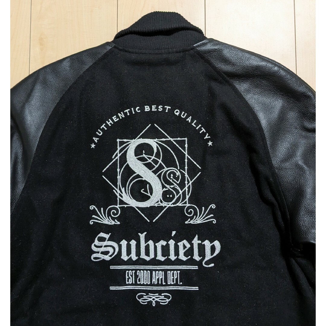 Subciety(サブサエティ)のL 美品 Subciety スタジャン Thron 袖レザー ブラック 黒 メンズのジャケット/アウター(スタジャン)の商品写真