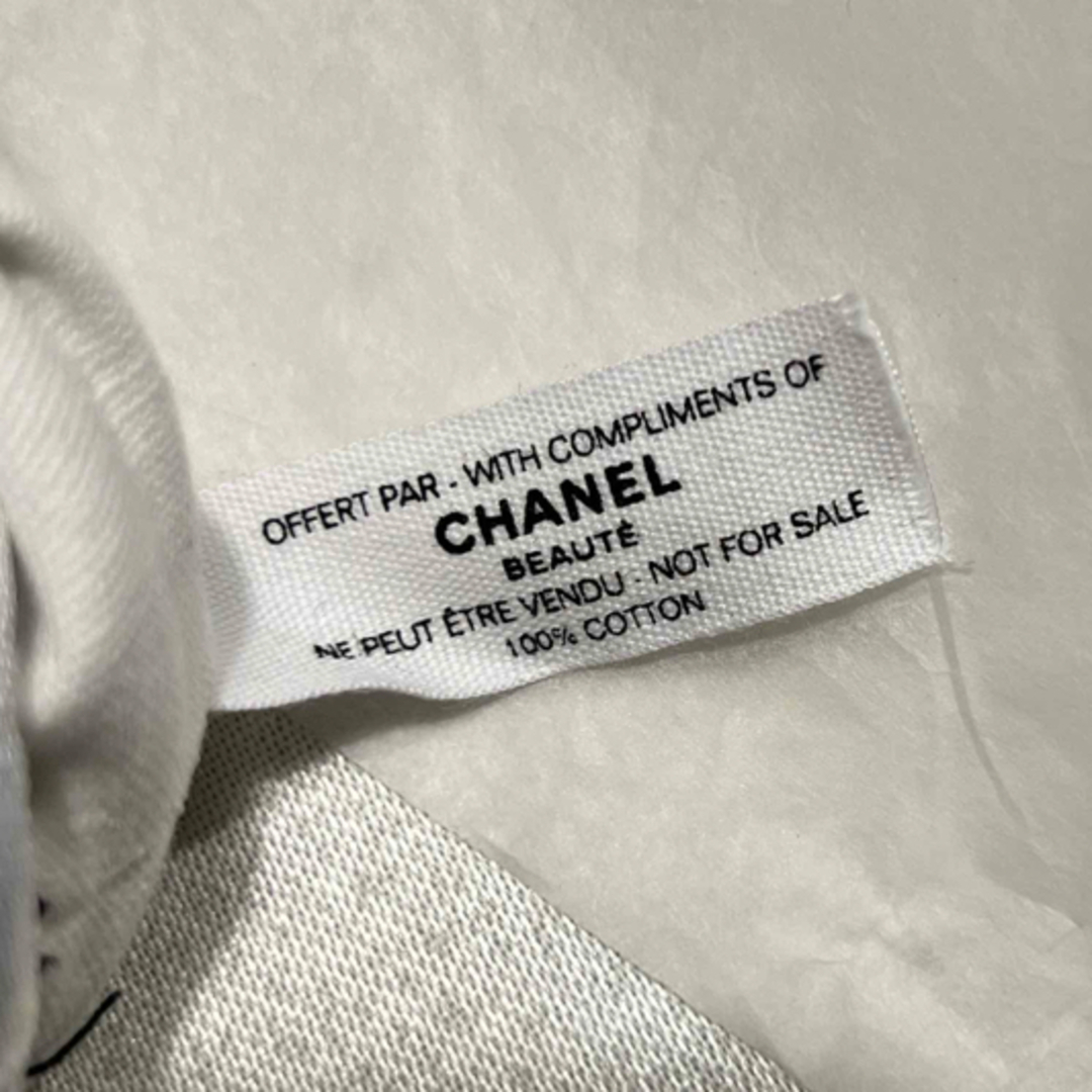 CHANEL(シャネル)のシャネル CHANEL ノベルティ 巾着ポーチ 黒 新品未使用 レディースのファッション小物(ポーチ)の商品写真