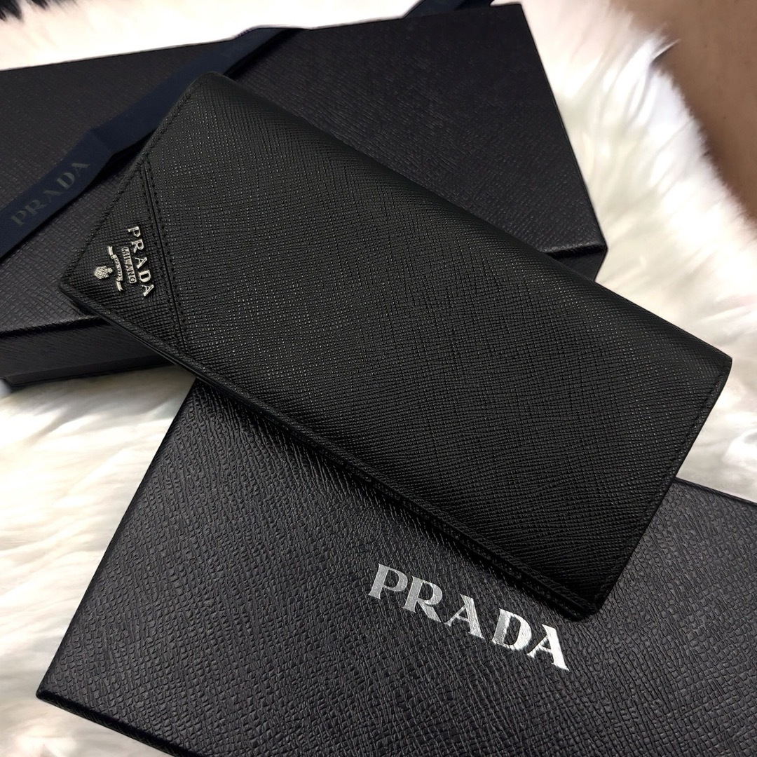 PRADA - 極美品 PRADA プラダ 長財布 サフィアーノレザー 2MV836の通販