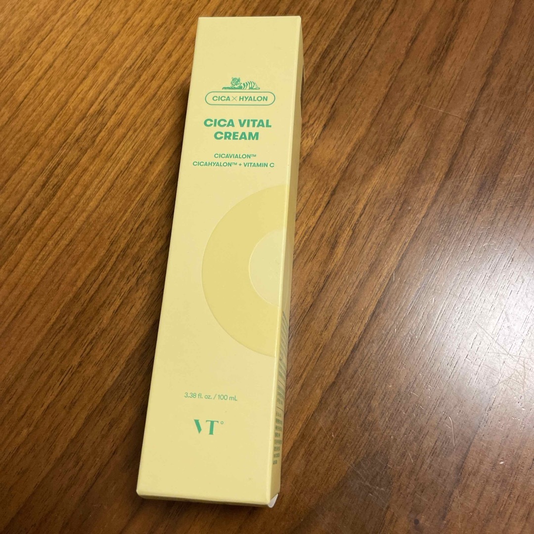 VT(ブイティー)のVT CICA クリーム（100ml） コスメ/美容のスキンケア/基礎化粧品(フェイスクリーム)の商品写真