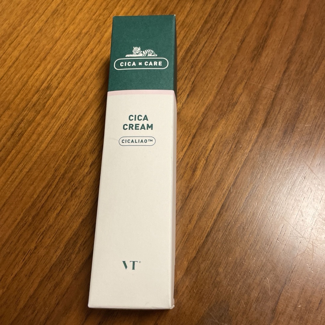 VT(ブイティー)のVT CICA クリーム（100ml） コスメ/美容のスキンケア/基礎化粧品(フェイスクリーム)の商品写真