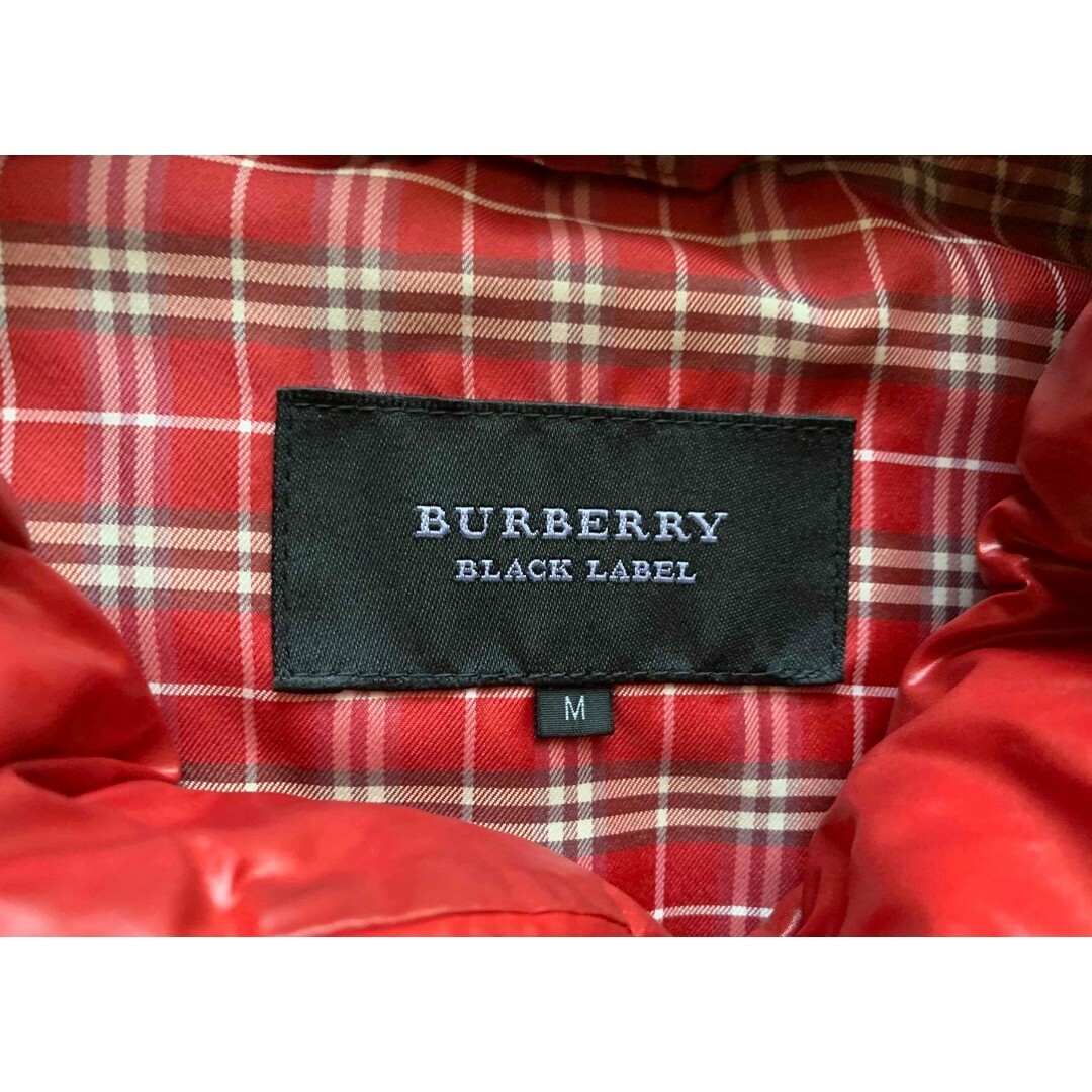 BURBERRY BLACK LABEL(バーバリーブラックレーベル)のバーバリーブラックレーベル　シャイニーレッド　ダウンベスト メンズのジャケット/アウター(ダウンベスト)の商品写真