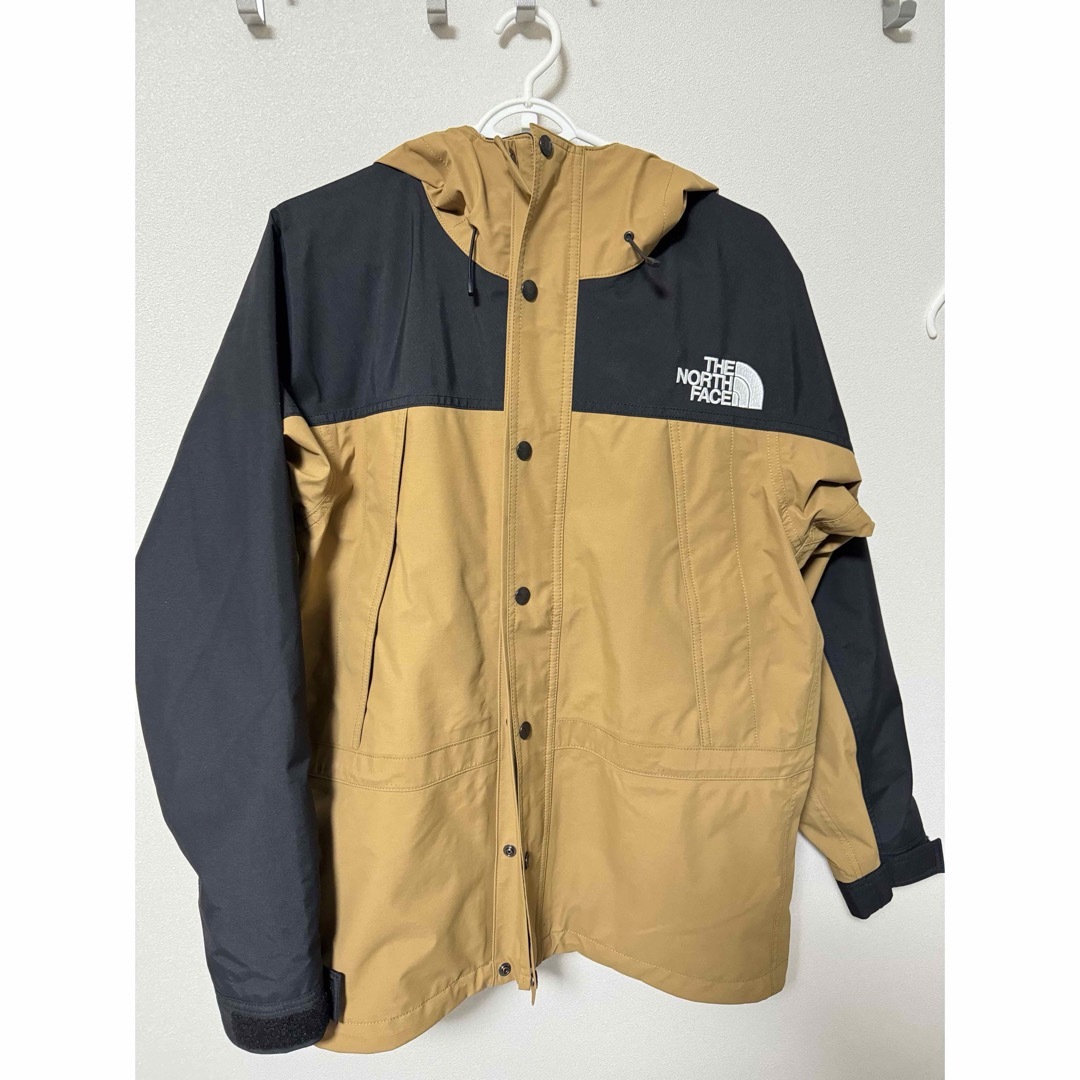 THE NORTH FACE(ザノースフェイス)のノースフェイス  マウンテンライトジャケットユーティリティブラウン メンズのジャケット/アウター(マウンテンパーカー)の商品写真