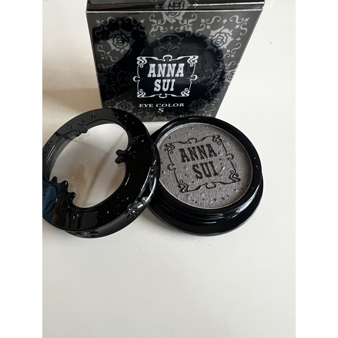 ANNA SUI(アナスイ)の定価¥2750●新品未使用●ANNA SUI アイカラー S03 アイシャドウ コスメ/美容のベースメイク/化粧品(アイシャドウ)の商品写真