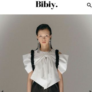 Bibiy.・ANNE RIBBON BLOUSE リボンブラウスの通販｜ラクマ