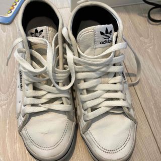 アディダス(adidas)のadidasスニーカー(スニーカー)