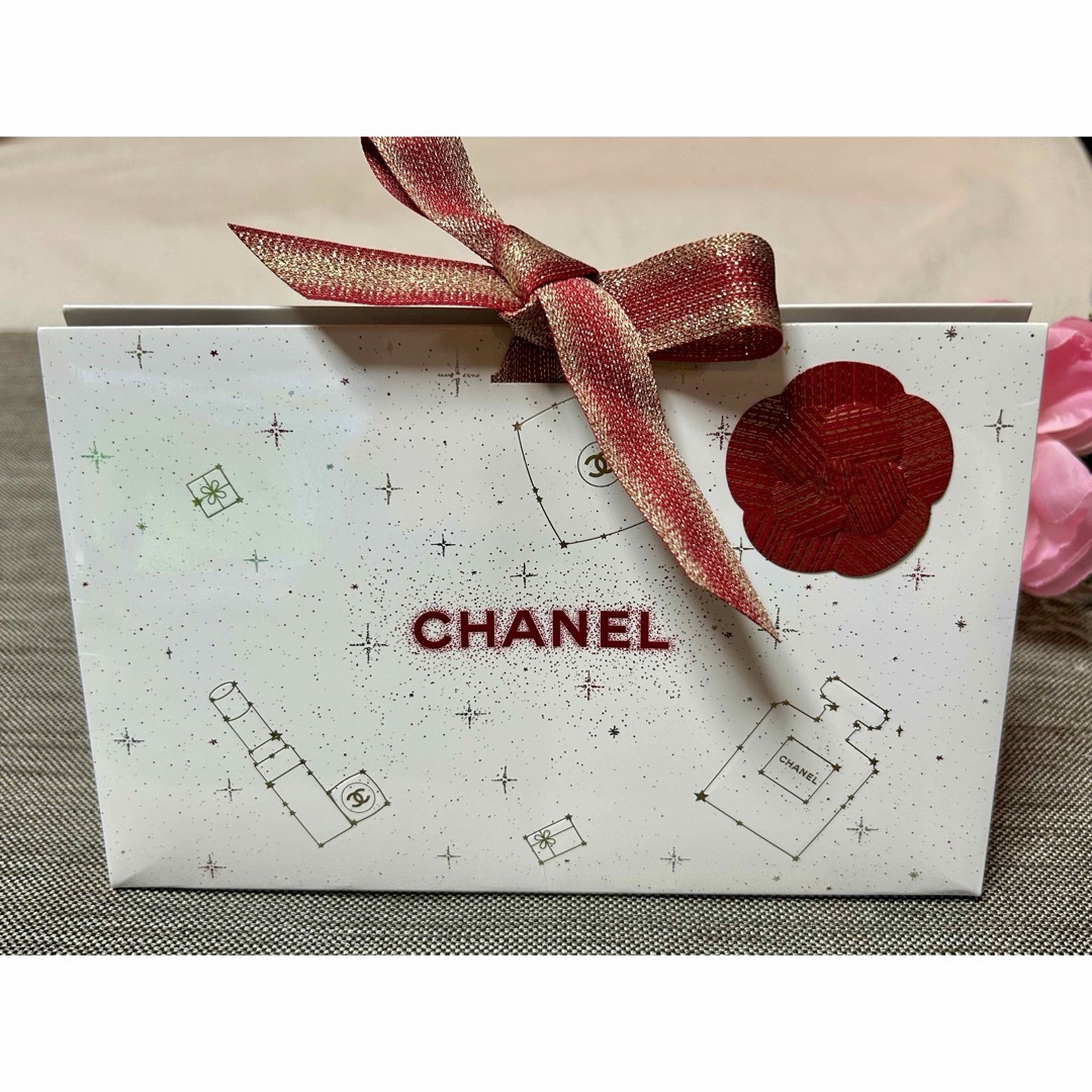 CHANEL(シャネル)のシャネル ホリデー限定 ギフトBOX ＆ クリスマスカード レディースのバッグ(ショップ袋)の商品写真