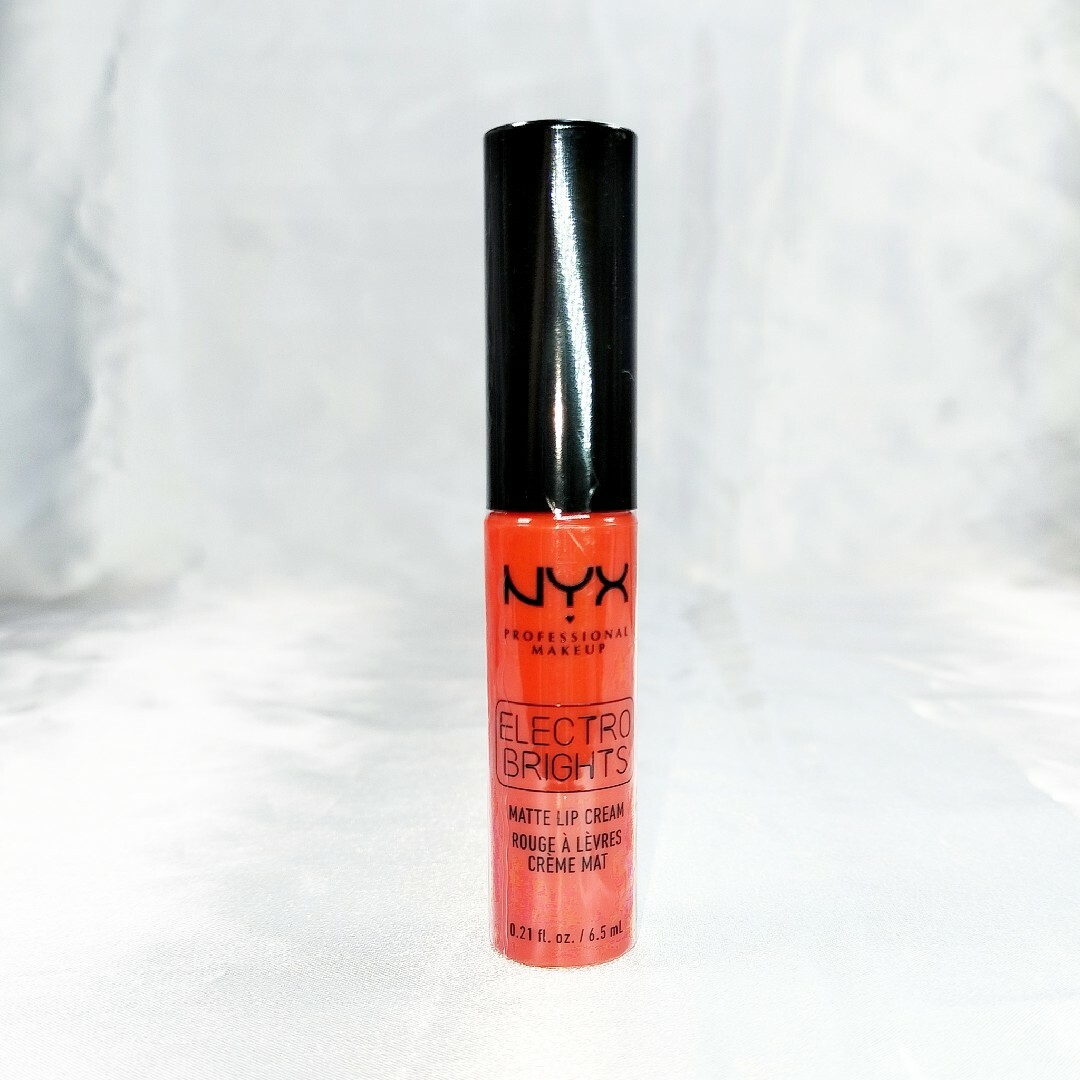 NYX(エヌワイエックス)のNYX ソフト マット リップクリーム エレクトロブライツ EBRMLC01 コスメ/美容のベースメイク/化粧品(口紅)の商品写真