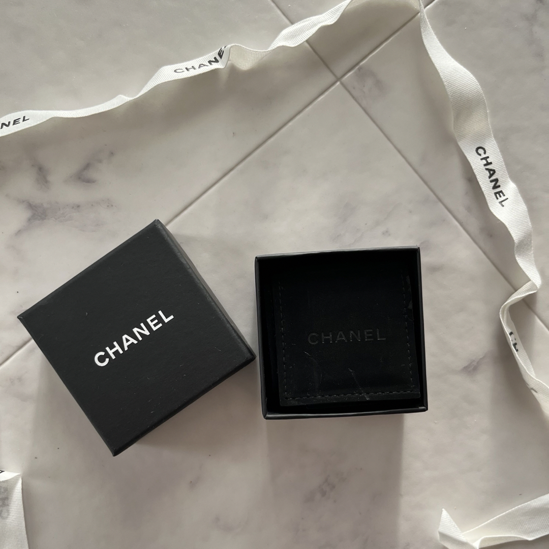 CHANEL(シャネル)のシャネル ピアス CCマーク/CC スイング フラワーモチーフ　ローズ/ゴールド レディースのアクセサリー(ピアス)の商品写真