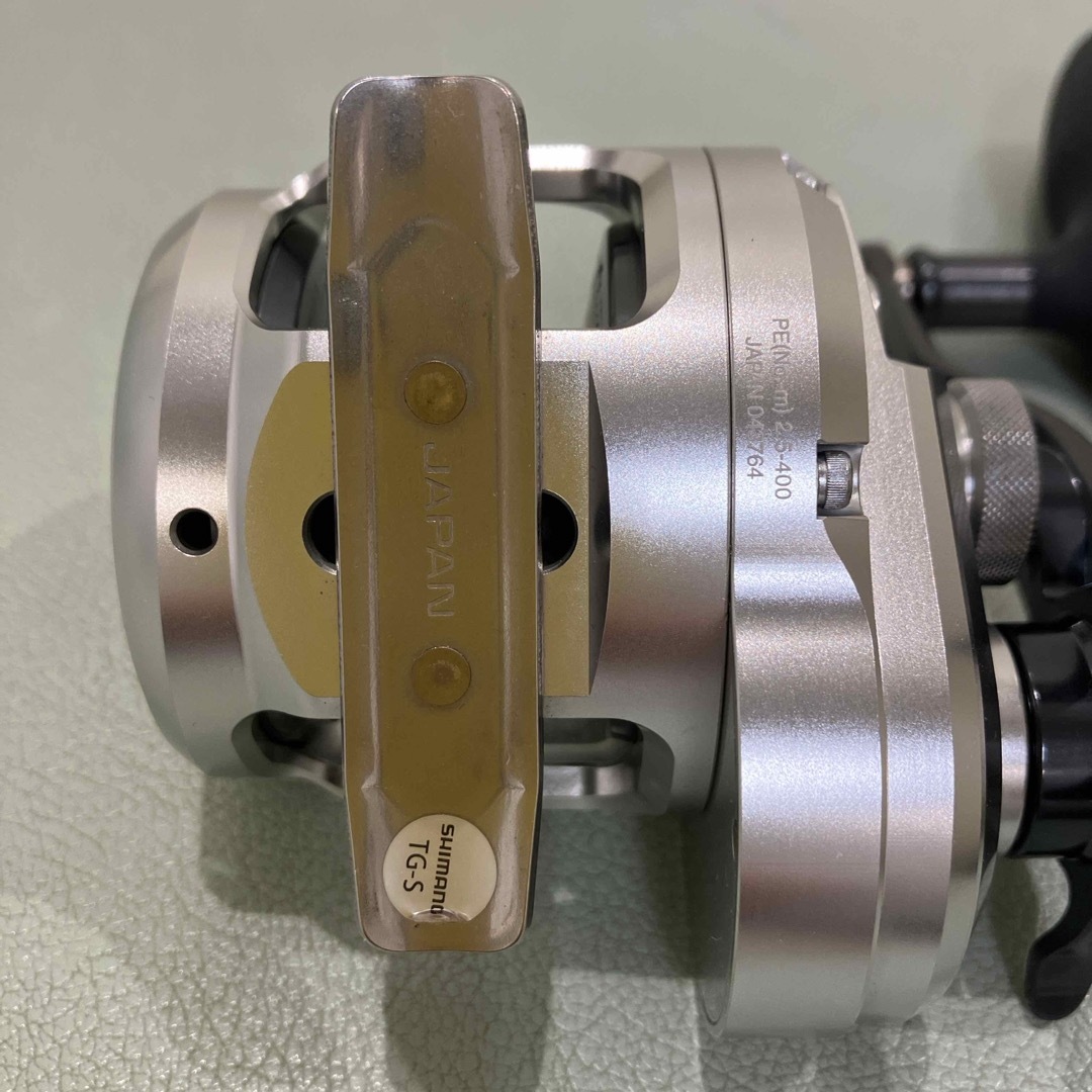 シマノ SHIMANO 21オシアジガー 1500XG 右ハンドル 043764 シマノ SHIMANO 21オシアジガー 1500XG 右ハンドル 043764