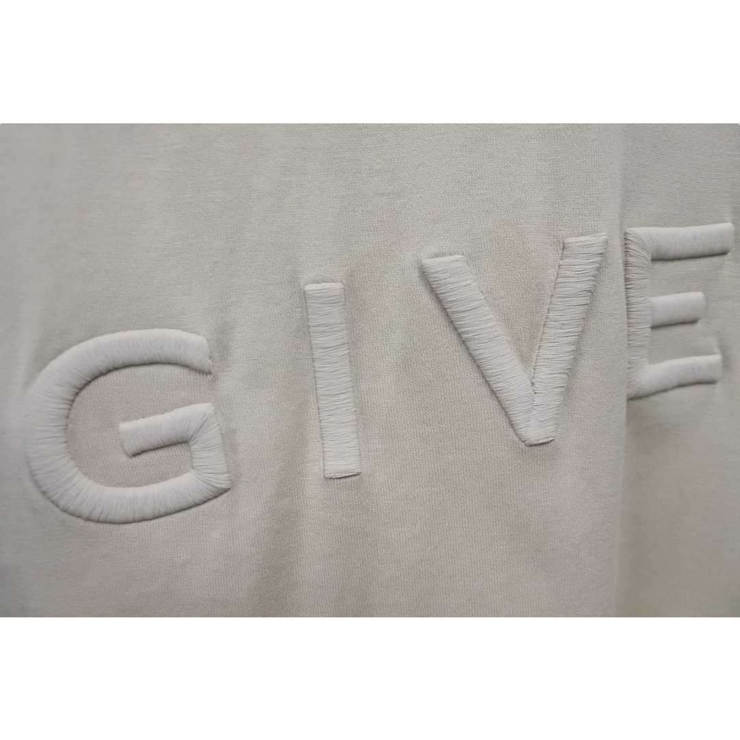 GIVENCHY(ジバンシィ)のGIVENCHY ジバンシィ 半袖Ｔシャツ トップス BM71DS3Y6B ポルトガル製 ロゴ刺繍 コットン ベージュ サイズL 良品 中古 57709 レディースのトップス(Tシャツ(半袖/袖なし))の商品写真