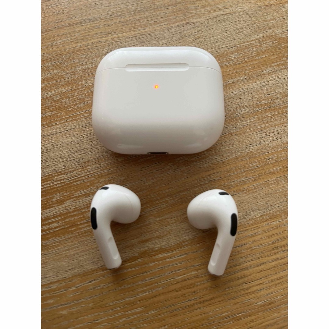 値下げ】Air Pods 第3世代 ※お値段交渉等お気軽にお願いいたします。 値下げ】Air Pods 第3世代 ※お値段交渉等お気軽にお願いいたします。