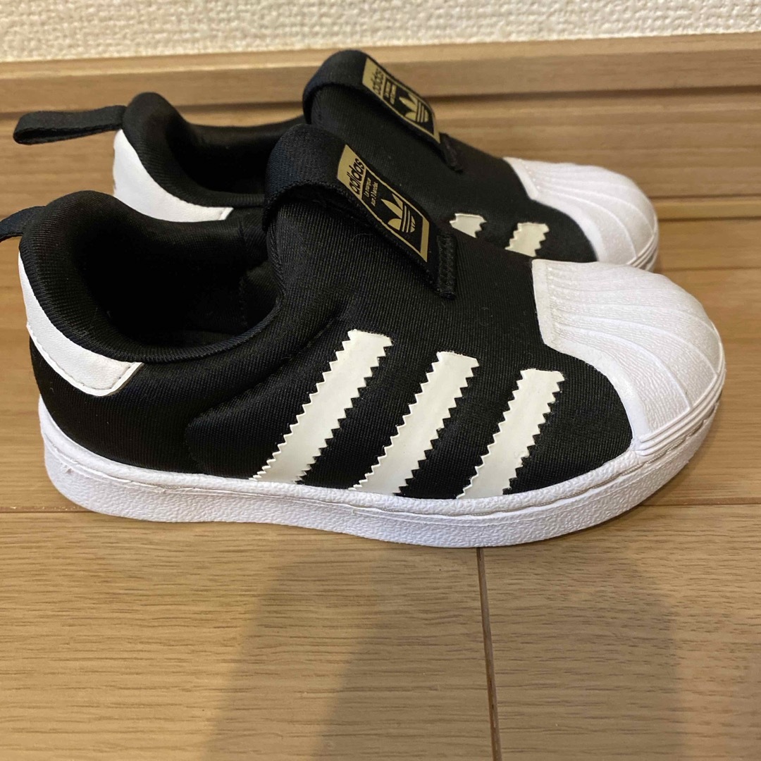 adidas(アディダス)のadidasベビースニーカー14センチ キッズ/ベビー/マタニティのベビー靴/シューズ(~14cm)(スニーカー)の商品写真