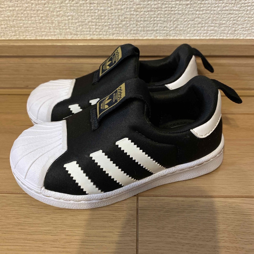 adidas(アディダス)のadidasベビースニーカー14センチ キッズ/ベビー/マタニティのベビー靴/シューズ(~14cm)(スニーカー)の商品写真