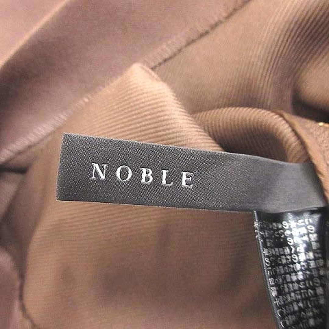 Noble(ノーブル)のノーブル タイトスカート ひざ丈 ジップアップ シャドー斜めストライプ 36 茶 レディースのスカート(ひざ丈スカート)の商品写真