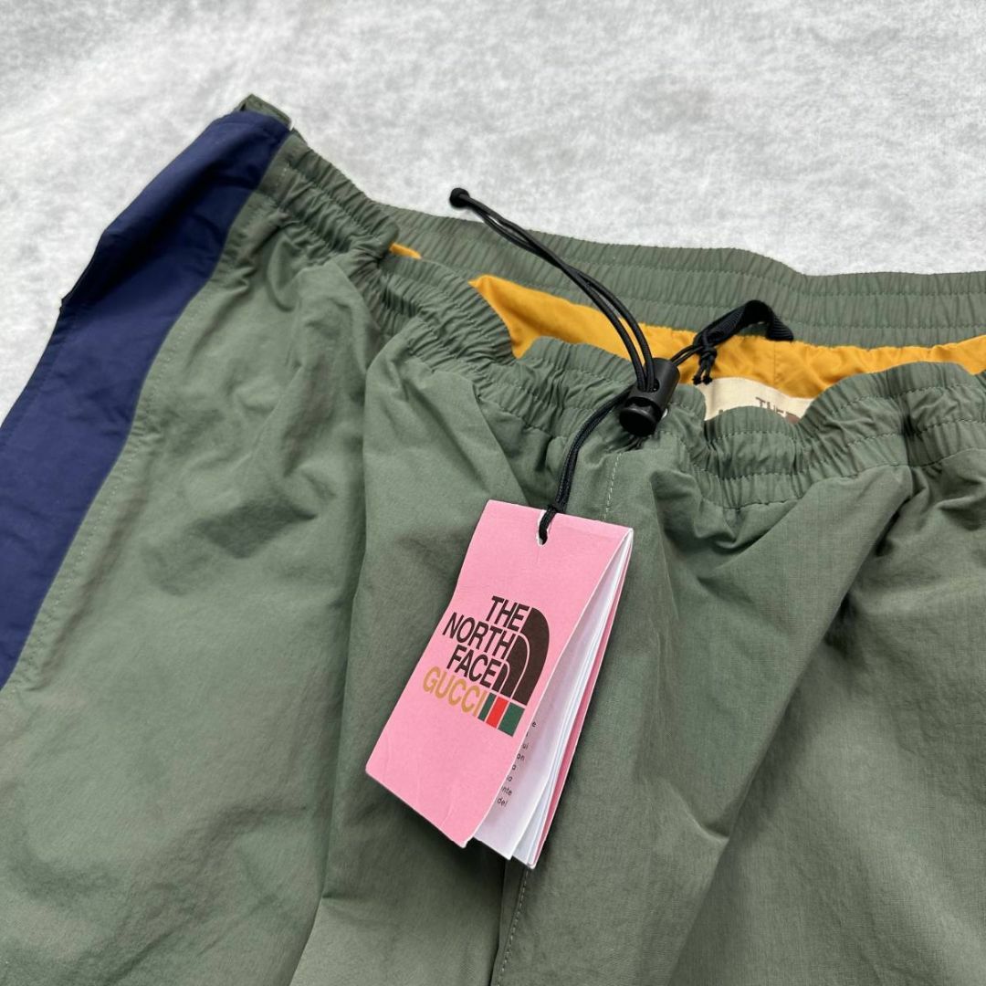 THE NORTH FACE(ザノースフェイス)の新品正規品 ノースフェイス GUCCI 3XLサイズ ナイロンパンツ メンズのパンツ(その他)の商品写真