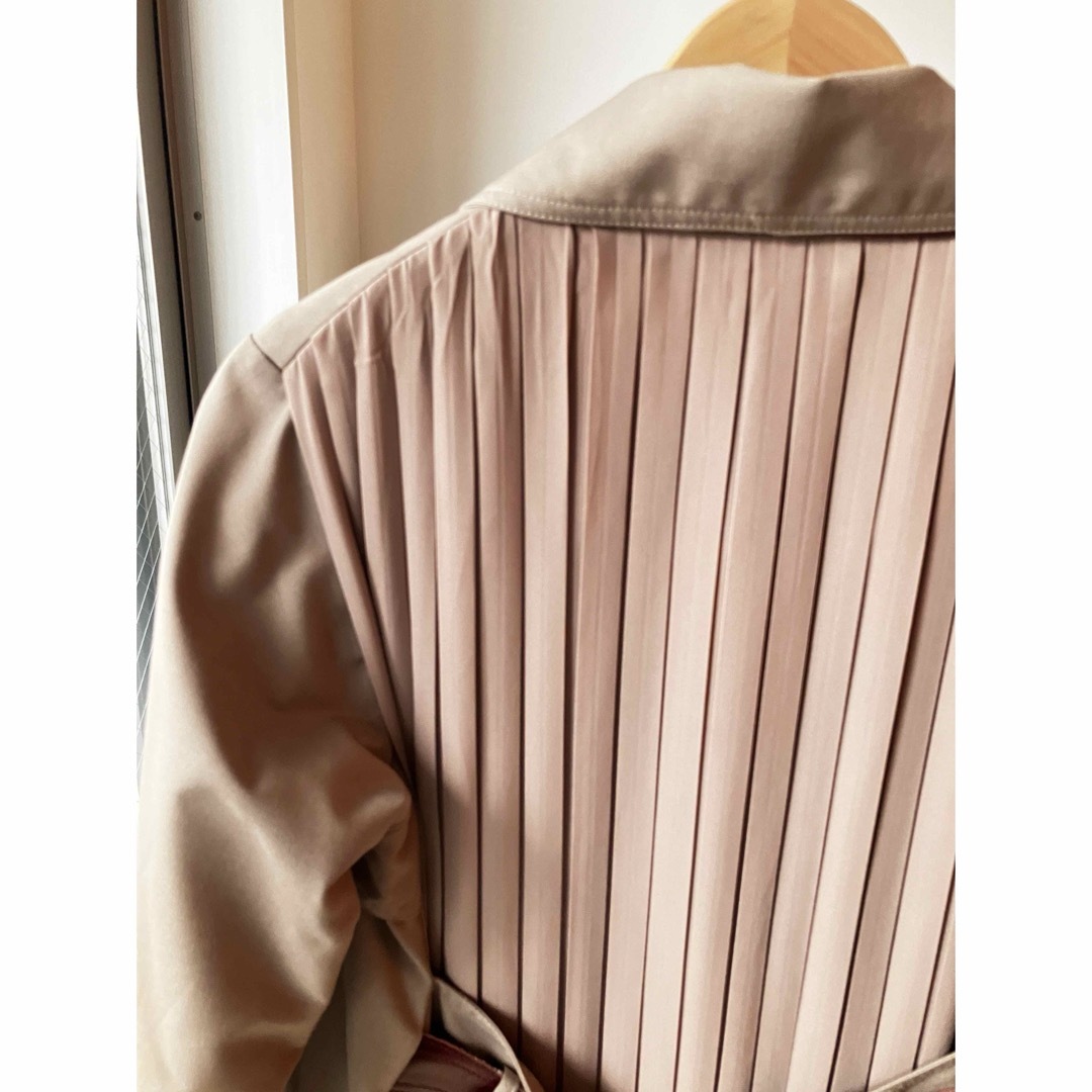 Ameri VINTAGE(アメリヴィンテージ)のSTUDIOUS別注 BACK PLEATS LAYERED COATセット レディースのジャケット/アウター(ロングコート)の商品写真