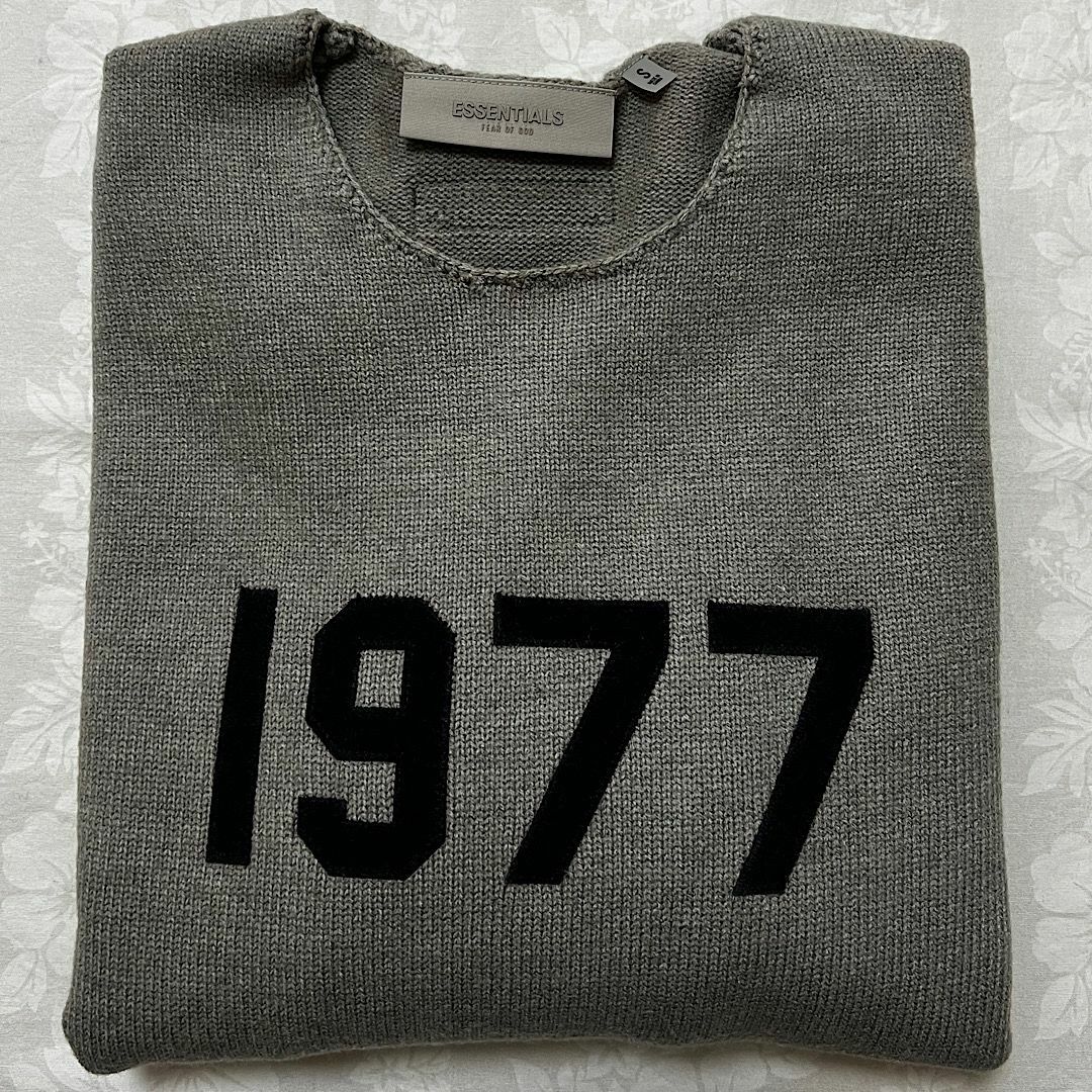 新品・サイズS【Fear of God】Essentials ロゴニット グレー