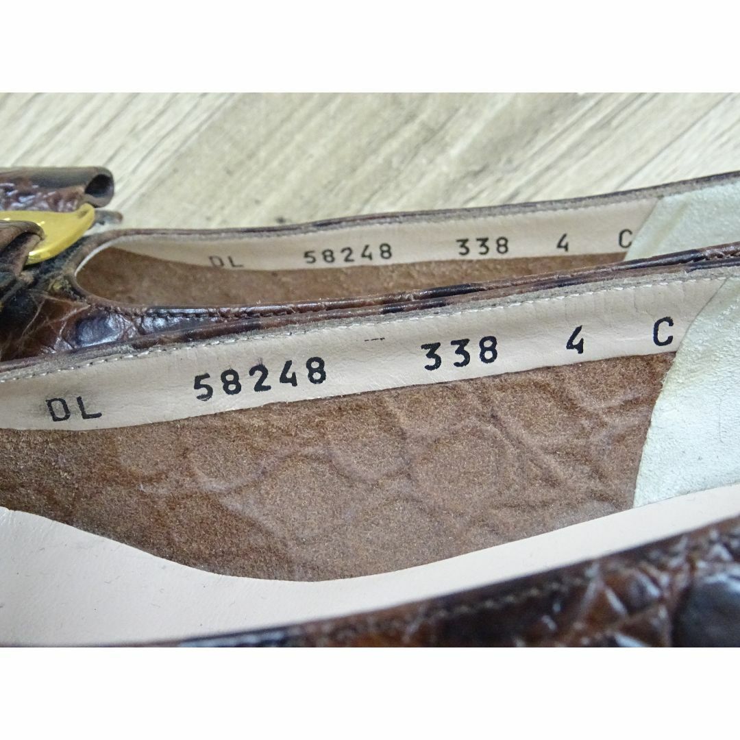 Salvatore Ferragamo(サルヴァトーレフェラガモ)のM奈016 / Ferragamo ヴァラ リボン パンプス サイズ4C レディースの靴/シューズ(ハイヒール/パンプス)の商品写真