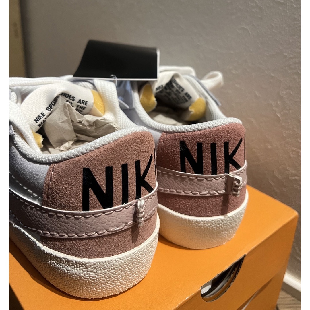 NIKE(ナイキ)のW BLAZER LOW '77 JUMBO NIKE レディースの靴/シューズ(スニーカー)の商品写真