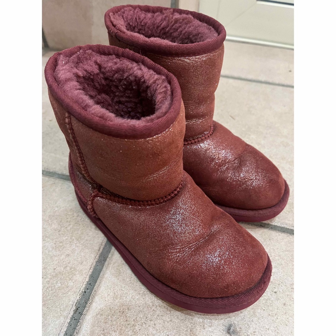 UGG(アグ)のアグ　19.5 キッズ/ベビー/マタニティのキッズ靴/シューズ(15cm~)(ブーツ)の商品写真