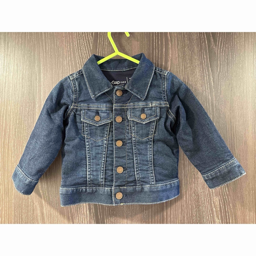 babyGAP(ベビーギャップ)のGジャン　アウター　12-18months 80㎝　GAP デニム キッズ/ベビー/マタニティのベビー服(~85cm)(ジャケット/コート)の商品写真