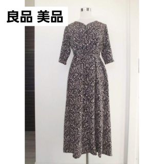 良品 美品 しまむらハミングローブ花柄シャツワンピース黒ベージュしわにならない(ロングワンピース/マキシワンピース)