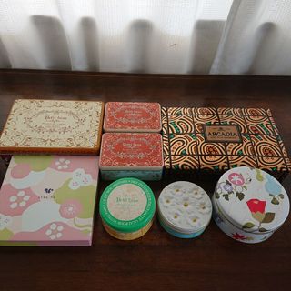 空き缶お菓子のミカタアトリエうかいなど8缶(小物入れ)